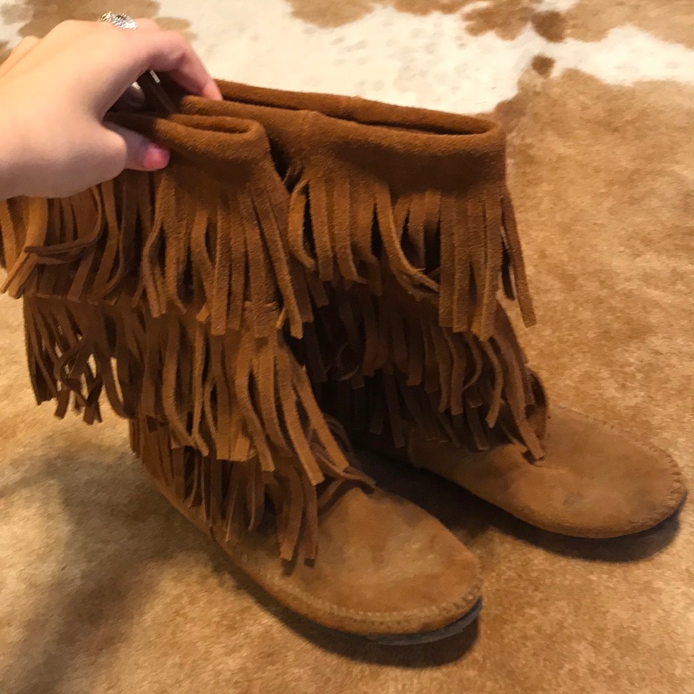 Fringe boots